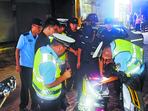 多警聯(lián)動開啟凌晨“護苗”行動